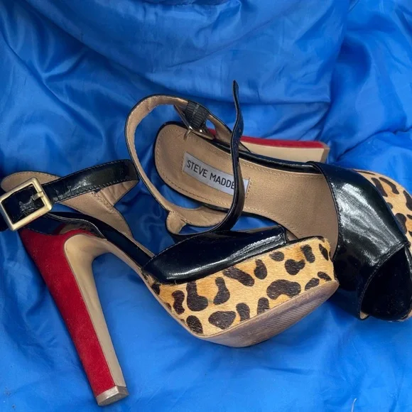 Steve Madden Black and Red Platform Heels - Picture 3 of 4